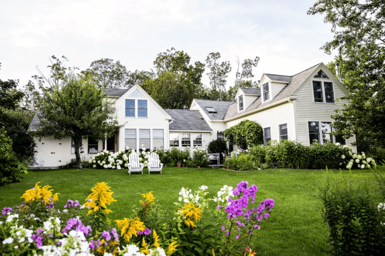 Why Choose a Farmstay Retreat for a Weekend Escape?